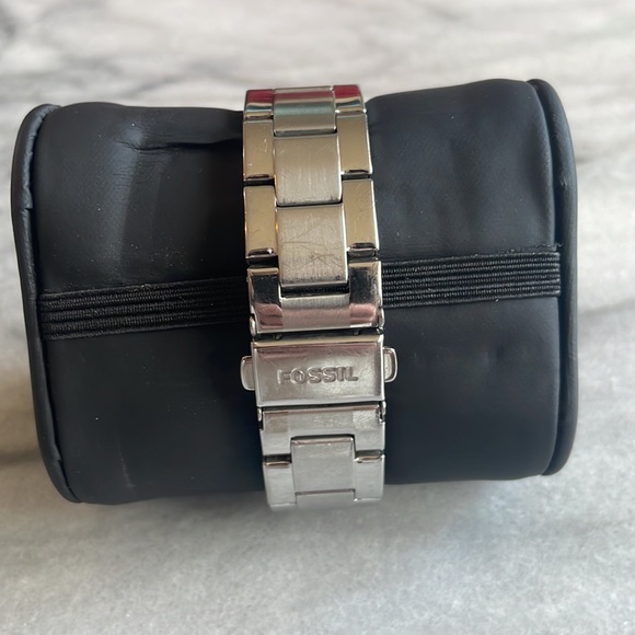 Womens Silver Fossil Watch - Crystal & Pearl Face - Picture 4 of 4